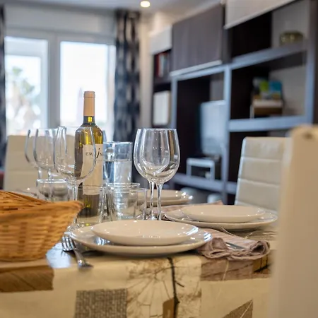 La Caleta De * Mogro