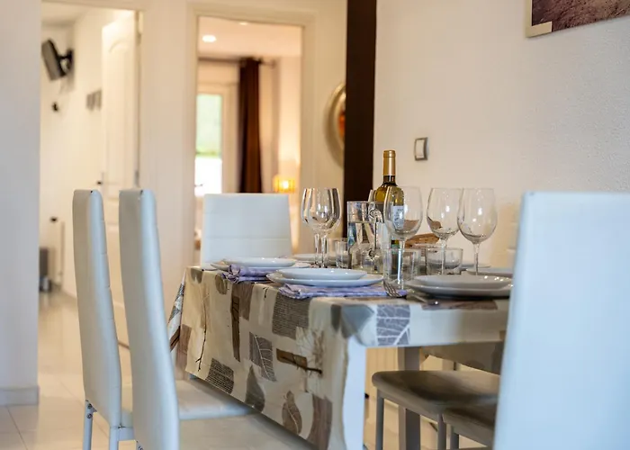 La Caleta De * Mogro